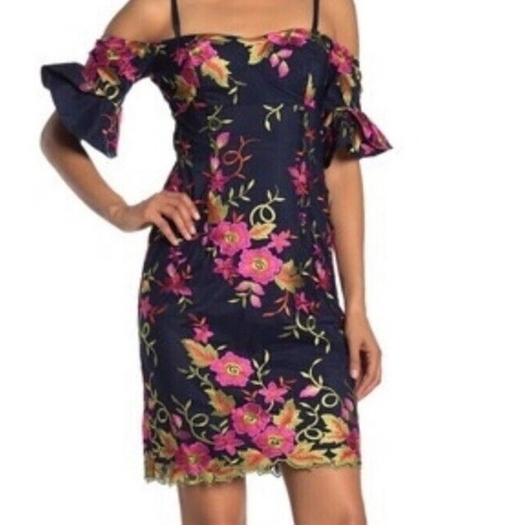 Trina Turk Dresses & Skirts - Trina Turk Leigh Tailored Vintage Boho Sheath Dress Size 2